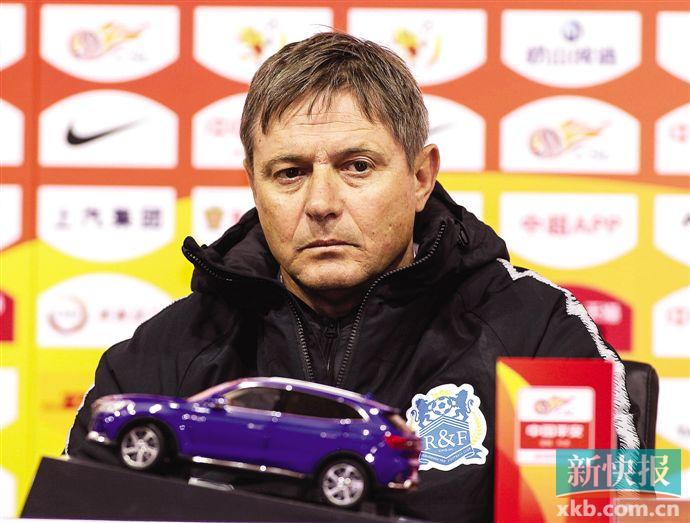 清晨底特律活塞备战中超,门线救险细节曝光,压力陡增,高层口径保持一致 清晨底特律活塞备战中超,门线救险细节曝光,压力陡增,高层口径保持一致