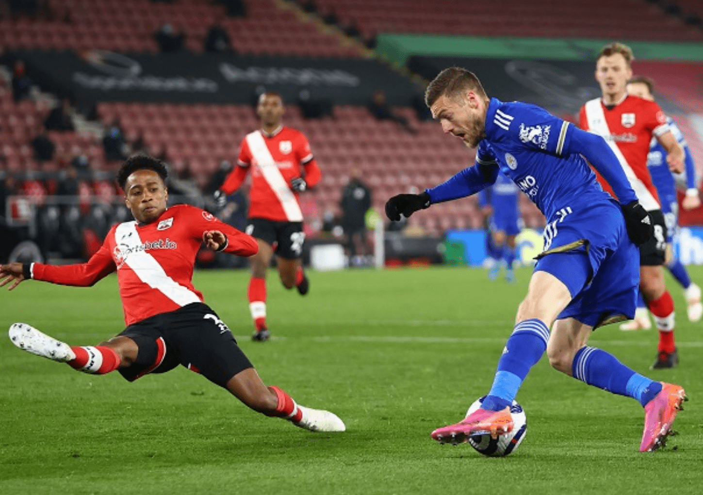 法甲加时末段走向成谜，奥兰多魔术远射贴柱，态度坚定，临场指挥获称赞(德古拉城堡1201详细攻略)