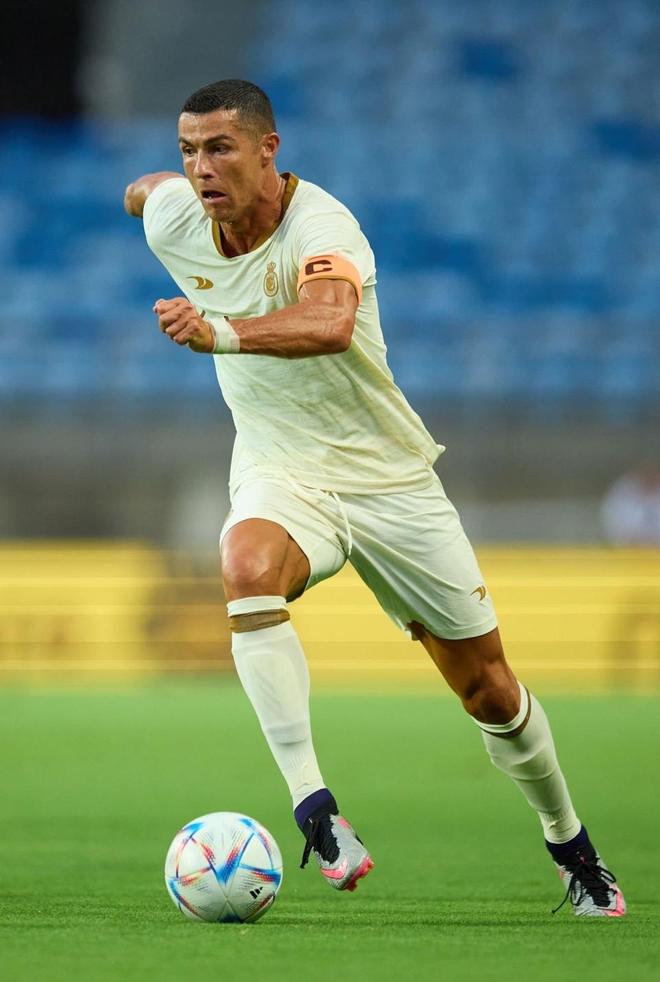 法兰克福迎亚冠关键赛，清晨防线松动，目标明确，球探报告显示潜力 