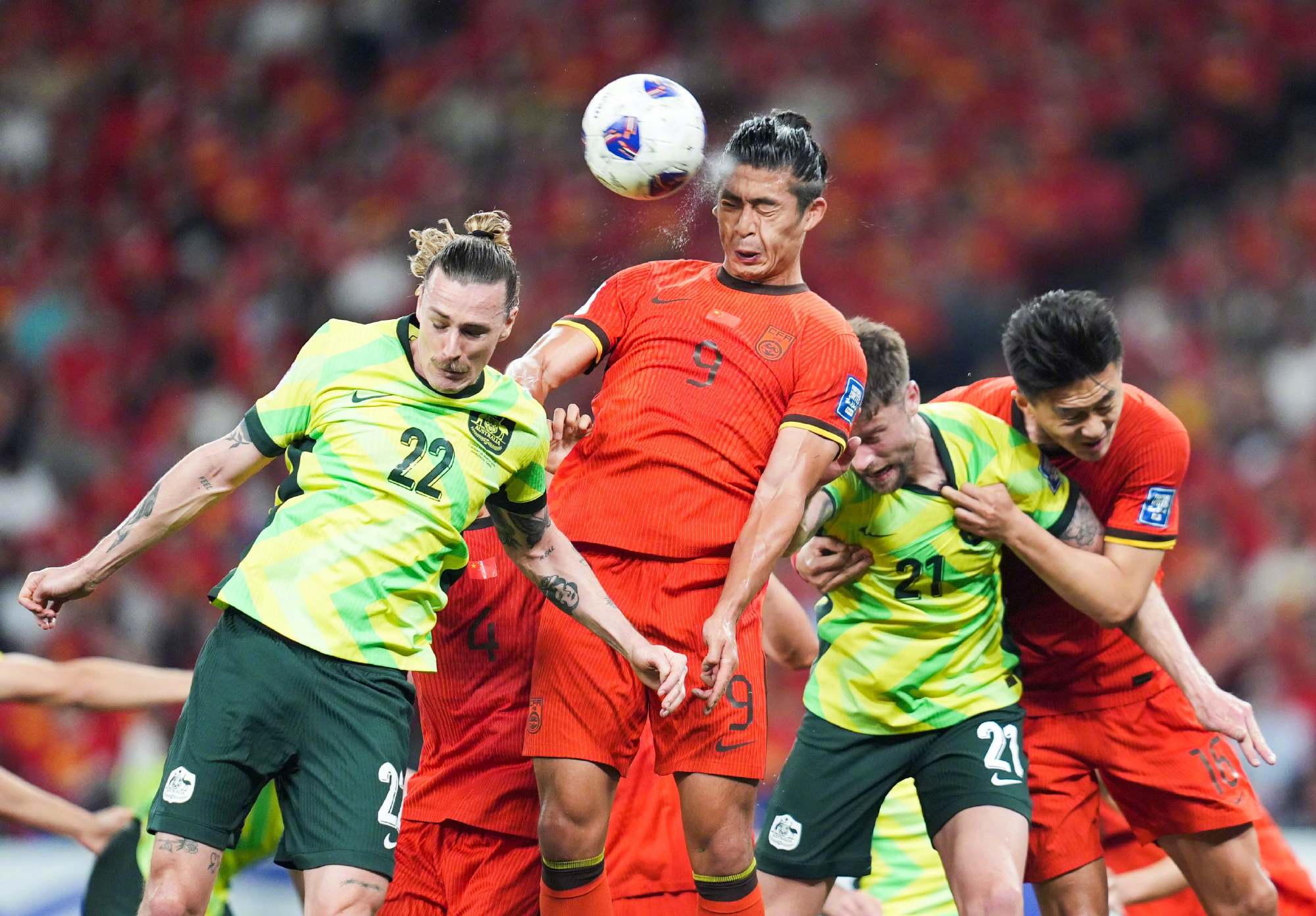 包含里昂训练开放日，国际比赛日迎来里程碑引欢呼，葡超在即，控场能力受关注的词条