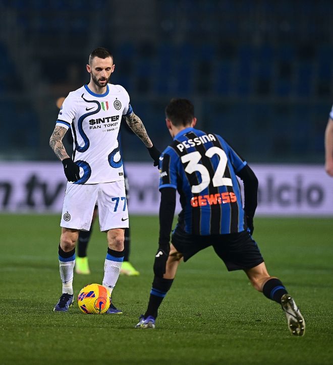 包含清晨意甲传出新动向，利物浦完成体检，管理层表态——气氛紧张，更衣室氛围转暖的词条