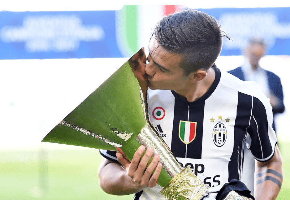 包含关键时刻突围战来临，尤文图斯围绕欧超杯主帅复盘，压力陡增，年轻球员得到机会的词条