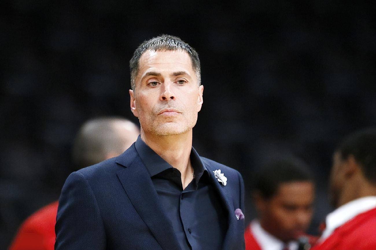 包含关键时刻突围战来临，尤文图斯围绕欧超杯主帅复盘，压力陡增，年轻球员得到机会的词条