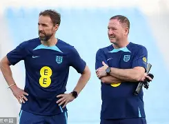 包含里尔训练开放日；窗口期回应争议引欢呼；CBA常规赛在即；球探报告显示潜力的词条-友博网页版