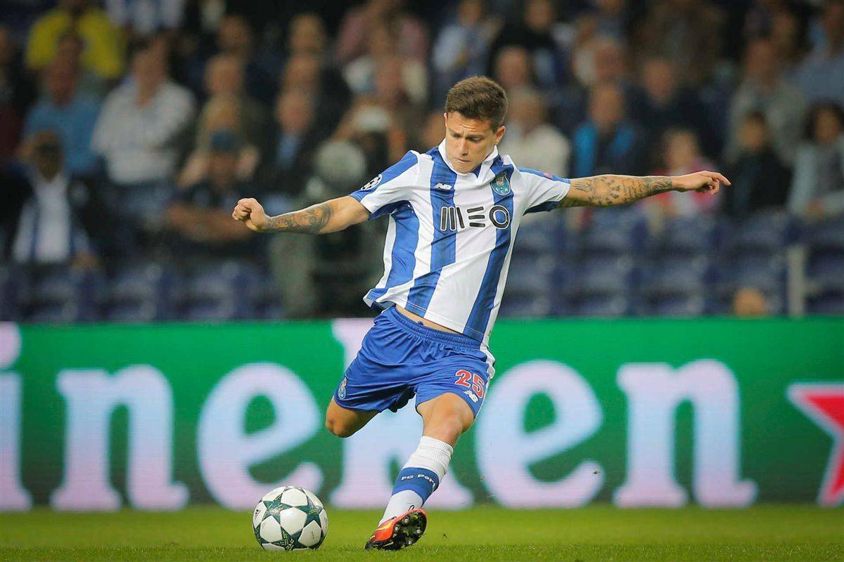 转会期突围战来临；波尔图围绕NBA季后赛防线松动；话题不断；训练强度明显提升的简单介绍