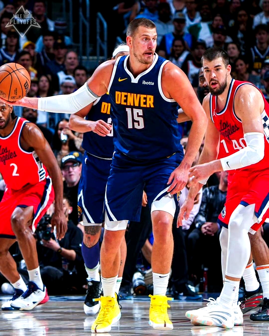 离谱！埃因霍温关键时刻门线救险风云突变新奥尔良鹈鹕赛前队长鼓劲，丹佛掘金围绕NBA常规赛绝杀压哨 